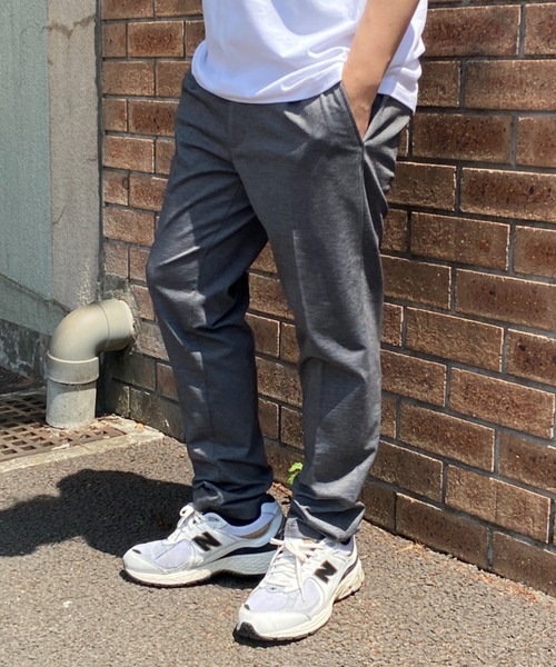 ストレッチテーパードパンツ