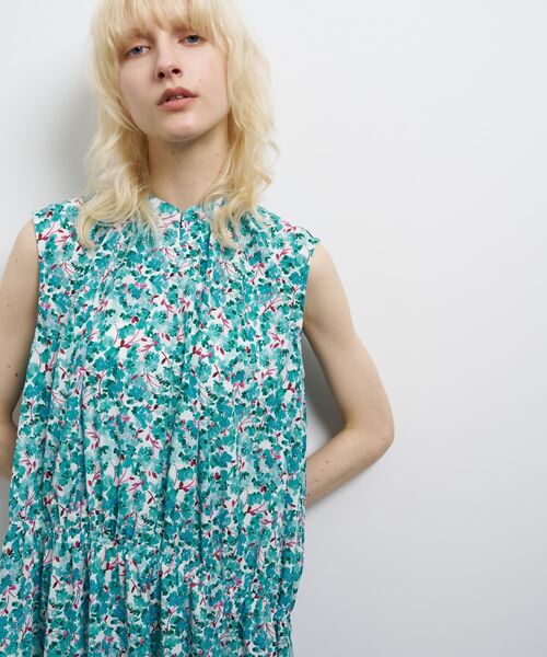 LANVIN en Bleu（ランバンオンブルー）の「Brume Dot／Lush Gardenプリントワンピース（ワンピース・レディース・ネイビー/ライトカーキ・38/36）」の2枚目の写真