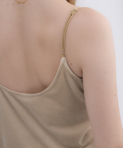 idem（イデム）の「cup in velours frill camisole / 【カップ付き】ベロアキャミソール（キャミソール・レディース・ベージュ/ブラック・FREE）」の15枚目の写真