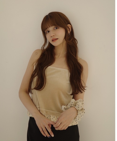 idem（イデム）の「cup in velours frill camisole / 【カップ付き】ベロアキャミソール（キャミソール・レディース・ベージュ/ブラック・FREE）」の10枚目の写真