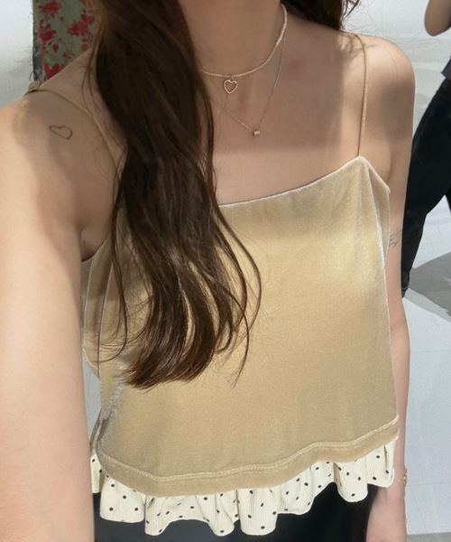 idem（イデム）の「cup in velours frill camisole / 【カップ付き】ベロアキャミソール（キャミソール・レディース・ベージュ/ブラック・FREE）」の4枚目の写真