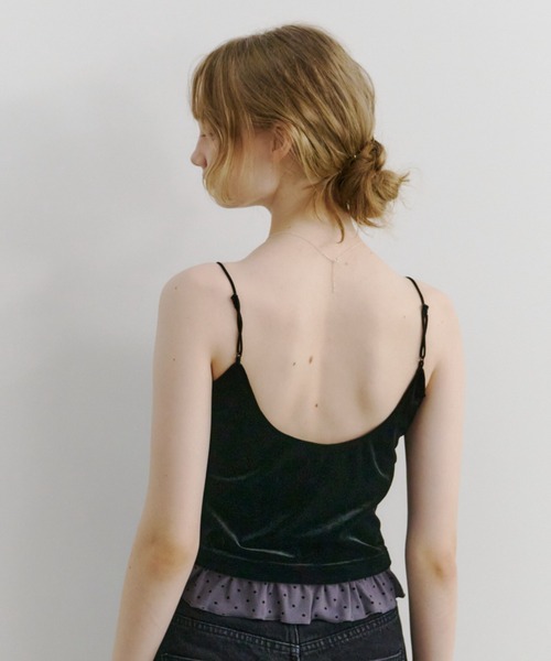 idem(イデム)の「cup in velours frill camisole / 【カップ付き】ベロアキャミソール(キャミソール・レディース・ベージュ/ブラック・FREE)」の21枚目の写真