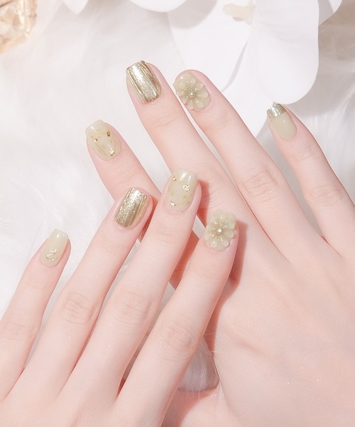 Anail（エーネイル）の「3D水光ネイルグリーンニュアンス3Dフラワーゴールドミラーショートスクエアネイルチップ（ネイルシール/ネイルチップ・レディース・グリーン・LARGE/MEDIUM/SMALL）」の11枚目の写真