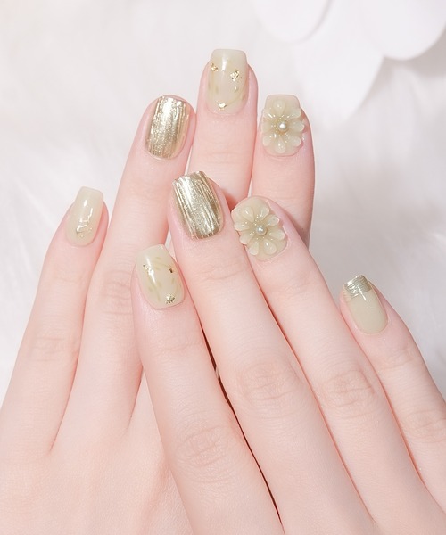 Anail（エーネイル）の「3D水光ネイルグリーンニュアンス3Dフラワーゴールドミラーショートスクエアネイルチップ（ネイルシール/ネイルチップ・レディース・グリーン・LARGE/MEDIUM/SMALL）」の13枚目の写真