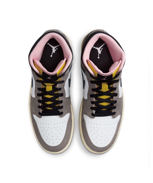 JORDAN BRAND（ジョーダンブランド）の「AIR JORDAN 1 MID SE　HQ2011-100（スニーカー・メンズ・ホワイト・25.0cm/25.5cm/26.0cm/26.5cm/27.0cm/27.5cm/28.0cm/28.5cm/29.0cm/30.0cm）」の5枚目の写真