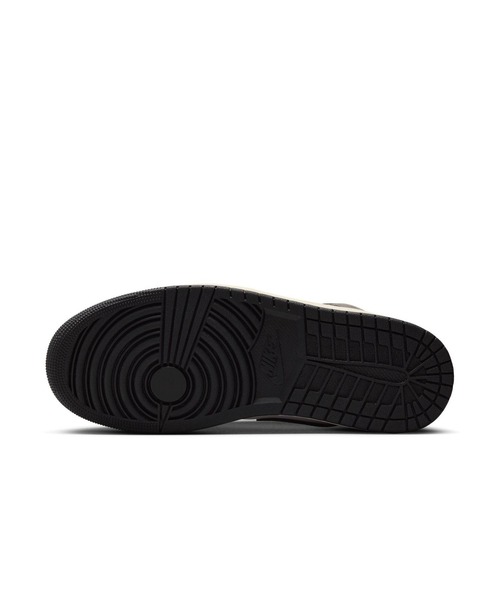 JORDAN BRAND（ジョーダンブランド）の「AIR JORDAN 1 MID SE　HQ2011-100（スニーカー・メンズ・ホワイト・25.0cm/25.5cm/26.0cm/26.5cm/27.0cm/27.5cm/28.0cm/28.5cm/29.0cm/30.0cm）」の8枚目の写真