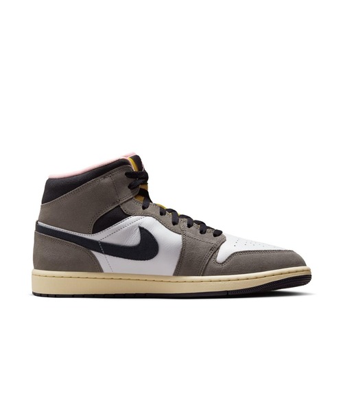 JORDAN BRAND（ジョーダンブランド）の「AIR JORDAN 1 MID SE　HQ2011-100（スニーカー・メンズ・ホワイト・25.0cm/25.5cm/26.0cm/26.5cm/27.0cm/27.5cm/28.0cm/28.5cm/29.0cm/30.0cm）」の3枚目の写真