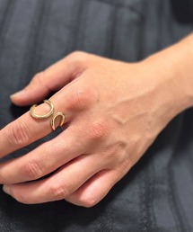 Vini（ヴィニ）の「カーブライン オープン リング（メンズサイズ）（リング）」