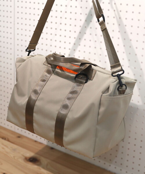 COOCO(クーコ)の「【ORANGE TAGシリーズ】 撥水ナイロンボストンバッグ/A4対応(ボストンバッグ・レディース・キャメル/ブラック/ライトベージュ・FREE)」の1枚目の写真
