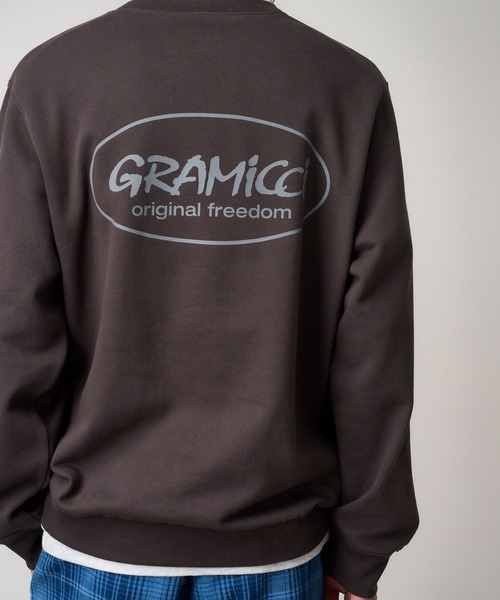 Gramicci(グラミチ)の「ORIGINAL FREEDOM SWEATSHIRT|オリジナルフリーダムスウェットシャツ(スウェット・メンズ・ダークブラウン系/オレンジ/ヘザーグレー・XL/XXL/S/M/L)」の3枚目の写真