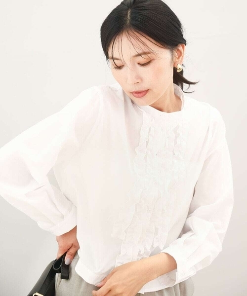 MK MICHEL KLEIN（エムケーミッシェルクラン）の「フロントフリルデザインブラウス/洗える（シャツ/ブラウス・レディース・ミント/ネイビー/ホワイト・38）」の2枚目の写真