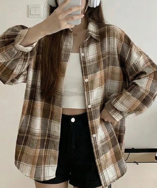 cammie(キャミー)の「チェックバリエーションサイズシャツ(シャツ/ブラウス・レディース・ベージュ/ブラック×ホワイト/ピンク/ホワイト×ブラック/オートミール/レインボー・MEDIUM/LARGE/SMALL)」の5枚目の写真