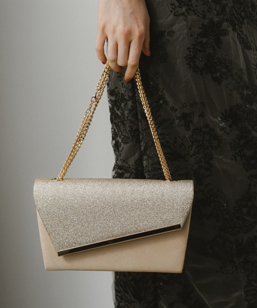 et.UNiVER(エトユニベール)の「Glitter & Suede touch bag(ハンドバッグ・レディース・ブラック/グレー/ベージュ・FREE)」の1枚目の写真
