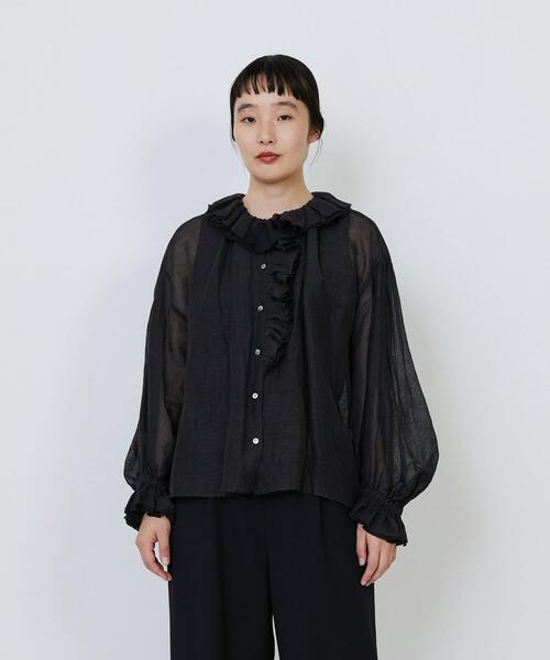 LOISIR（ロワズィール）の「エステルリネンカールマイヤーフリルデザインブラウス（シャツ/ブラウス・レディース・ブラック/ベージュ・FREE）」の2枚目の写真