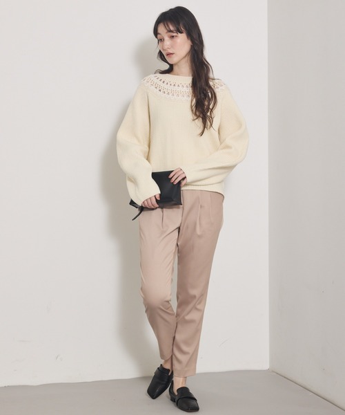 qualite（カリテ）の「【裏起毛で美脚パンツ】ウォームサテンタックパンツ/オフィスカジュアル/ウエストゴム（その他パンツ・レディース・ベージュ/ブラック・34/36/38/40）」の5枚目の写真