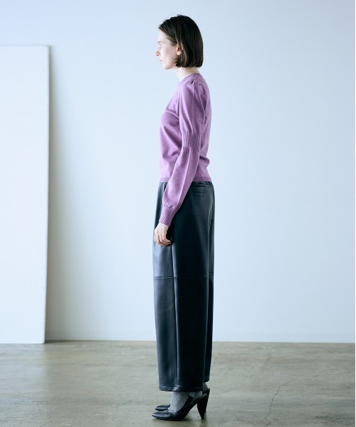Marilyn Moon(マリリンムーン)の「14g wool modern sleeve top(ニット/セーター・レディース・ブラック/パープル/チャコールグレー/ベージュ・FREE)」の11枚目の写真