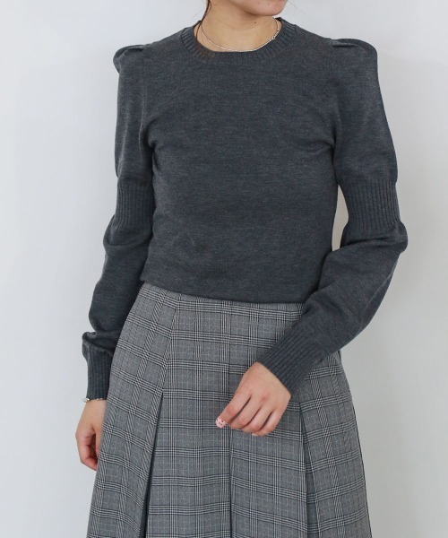 Marilyn Moon(マリリンムーン)の「14g wool modern sleeve top(ニット/セーター・レディース・ブラック/パープル/チャコールグレー/ベージュ・FREE)」の17枚目の写真