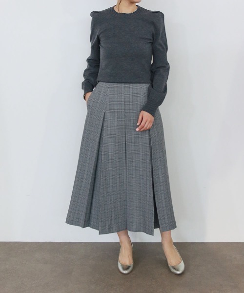 Marilyn Moon(マリリンムーン)の「14g wool modern sleeve top(ニット/セーター・レディース・ブラック/パープル/チャコールグレー/ベージュ・FREE)」の15枚目の写真