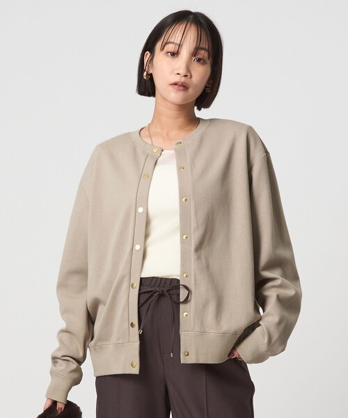 green label relaxing（グリーンレーベルリラクシング）の「メタル調 ドットボタン カーディガン（カーディガン/ボレロ・レディース・ブラック/ベージュ/ロイヤルブルー・FREE）」の12枚目の写真