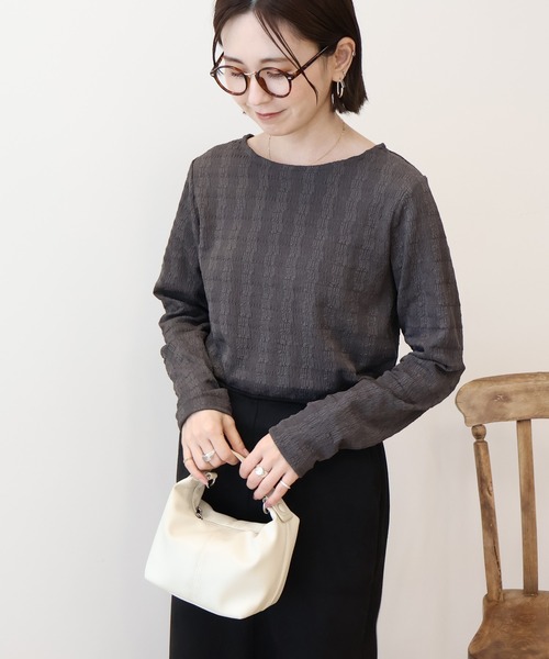 AMERICAN HOLIC(アメリカンホリック)の「ジャガードカットプルオーバー(Tシャツ/カットソー・レディース・モカ/チャコールグレー・M/L)」の2枚目の写真