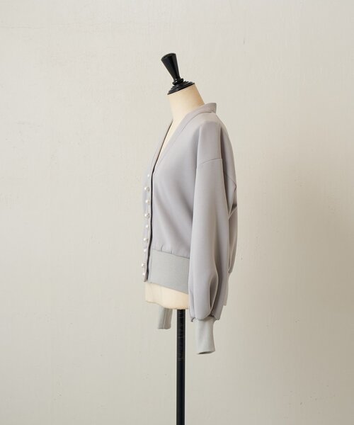 BEARDSLEY（ビアズリー）の「パール釦ダンボールカーディガン（カーディガン/ボレロ・レディース・グレー/ブラック・FREE）」の6枚目の写真
