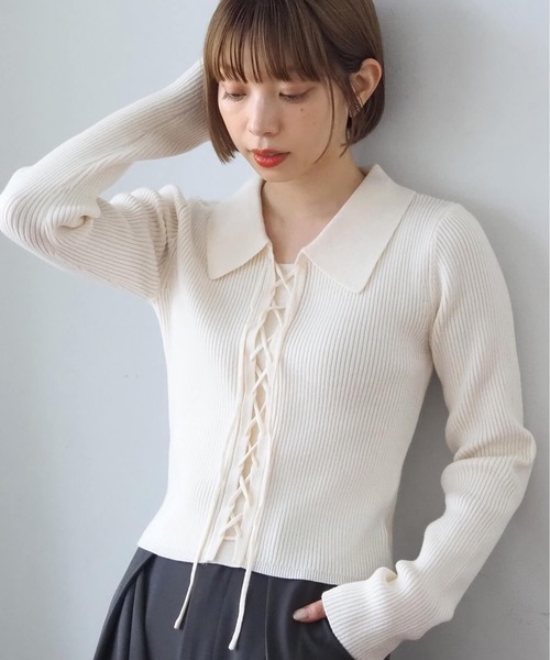 tiptop（ティップトップ）の「前レースアップ襟付きニットプルオーバー（ニット/セーター・レディース・ブラウン/ブラック/アイボリー/エンジ/ネイビー系/グレー系その他・FREE）」の2枚目の写真