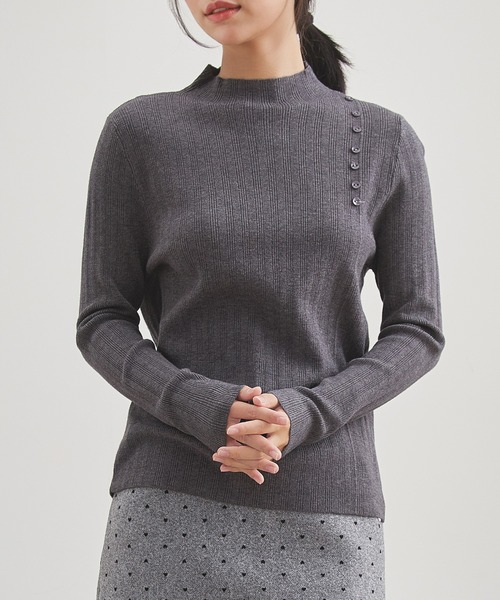 Lace Ladies(レースレディース)の「オフネック ボタン ランダムリブ ニット トップス(ニット/セーター・レディース・ベージュ/ブラック/アイボリー/ダークグレー・FREE)」の4枚目の写真