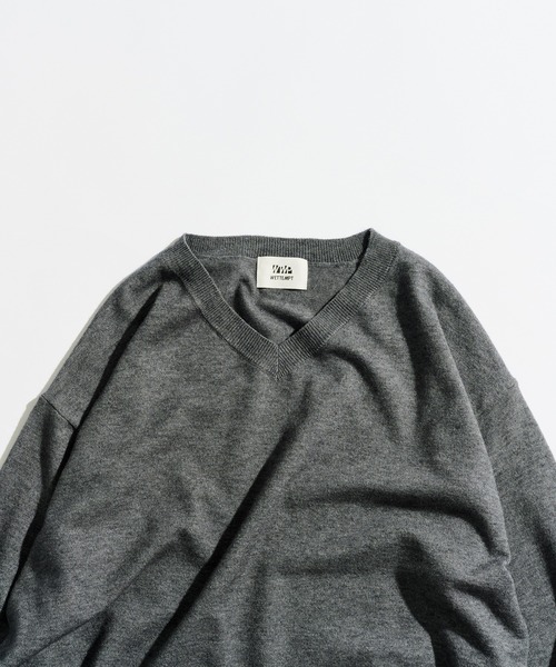 WETTEMPT(ウィテンプト)の「HIGH GAUGE V NECK KNIT / ハイゲージVネックニット(ニット/セーター・メンズ・ブラウン/グレー・SMALL/MEDIUM/LARGE)」の9枚目の写真