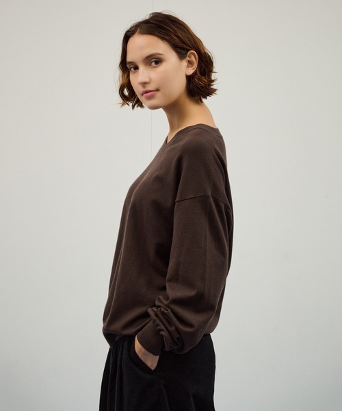 WETTEMPT（ウィテンプト）の「HIGH GAUGE V NECK KNIT / ハイゲージV