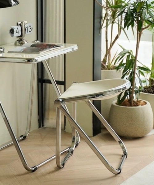 Made in I（メイドインアイ）の「Folding mid century chair stool（家具・レディース・オレンジ/イエロー/グリーン/ホワイト/クリア/グレー/ブラック・FREE）」の9枚目の写真