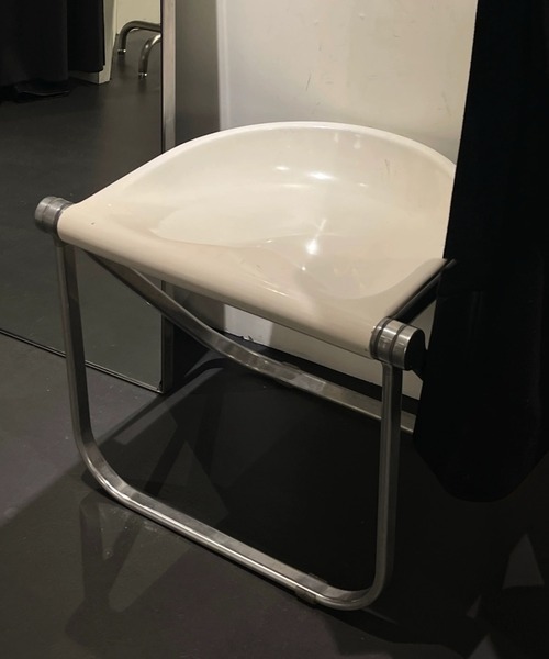 Made in I（メイドインアイ）の「Folding mid century chair stool（家具・レディース・オレンジ/イエロー/グリーン/ホワイト/クリア/グレー/ブラック・FREE）」の8枚目の写真