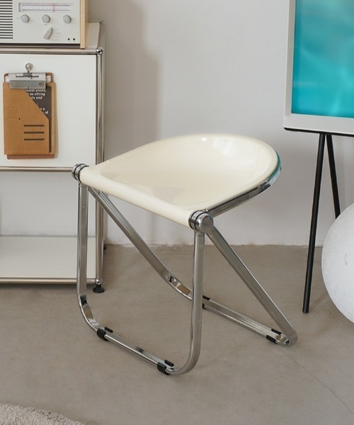Made in I（メイドインアイ）の「Folding mid century chair stool（家具・レディース・オレンジ/イエロー/グリーン/ホワイト/クリア/グレー/ブラック・FREE）」の10枚目の写真