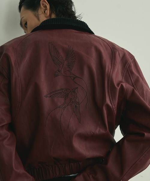 BLANK HOTEL（ブランクホテル）の「Back Embroideried Corduroy Collar Faux Leather Blouson / コーデュロイ襟バック刺繍フェイクレザーブルゾン（ブルゾン・メンズ・ブラック/レッド・M/L）」の8枚目の写真
