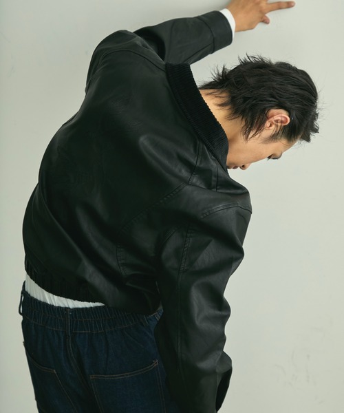 BLANK HOTEL（ブランクホテル）の「Back Embroideried Corduroy Collar Faux Leather Blouson / コーデュロイ襟バック刺繍フェイクレザーブルゾン（ブルゾン・メンズ・ブラック/レッド・M/L）」の22枚目の写真