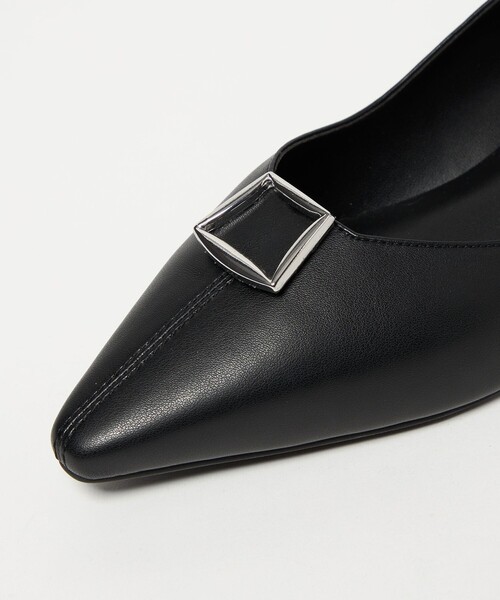 green label relaxing(グリーンレーベルリラクシング)の「ポインテッド バックル パンプス 晴雨兼用 撥水(パンプス・レディース・ベージュ/オフホワイト/ブラック・25cm/24.5cm/24cm/23.5cm/23cm/22.5cm)」の20枚目の写真