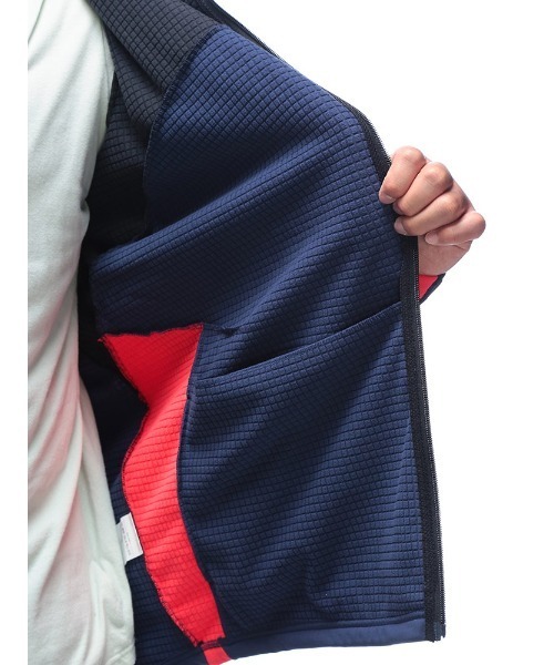 UNDER ARMOUR（アンダーアーマー）の「UNDER ARMOUR (アンダーアーマー) FITTED STORM ウインターニット 3レイヤー フルジップ フーディー パーカー（パーカー・メンズ・ネイビー・3XL/4XL）」の13枚目の写真