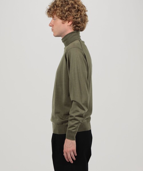 JOHN SMEDLEY LEVINE メリノウールタートルネックニット（ニット