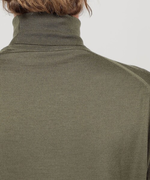 JOHN SMEDLEY（ジョンスメドレー）の「JOHN SMEDLEY LEVINE メリノウールタートルネックニット（ニット/セーター・メンズ・チャコールグレー/グリーン・L/M/S）」の6枚目の写真