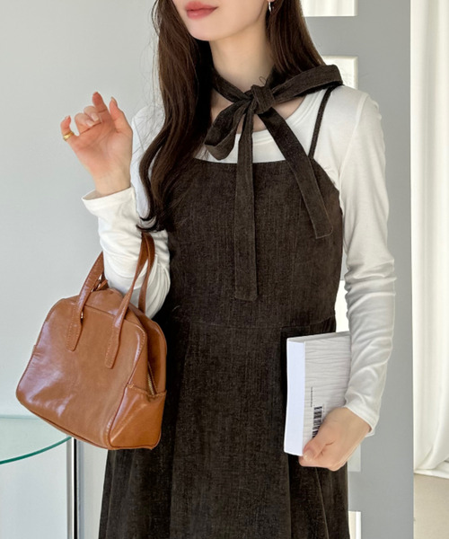 Ada.(エイダ)の「リボン付き キャミ ワンピース(ワンピース・レディース・ブラック/ネイビー/ブラウン・M/L)」の2枚目の写真