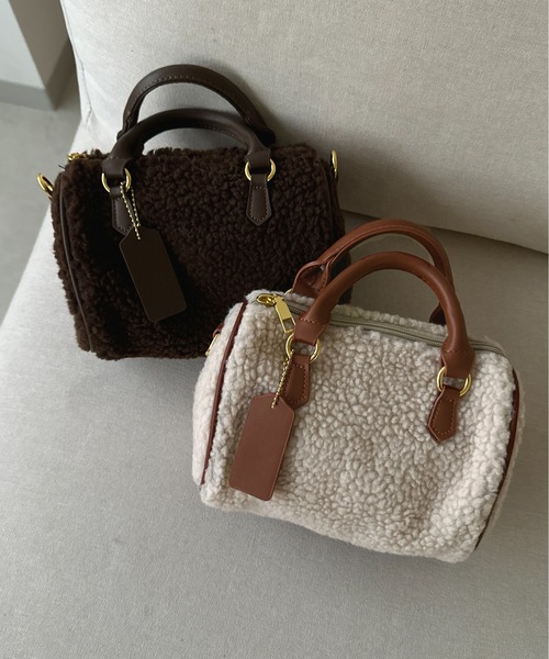 apres jour clair(アプレジュールクレア)の「【apres jour clair】2WAYボアバッグ(ショルダーバッグ・レディース・ベージュ/ブラウン系その他・FREE)」の3枚目の写真