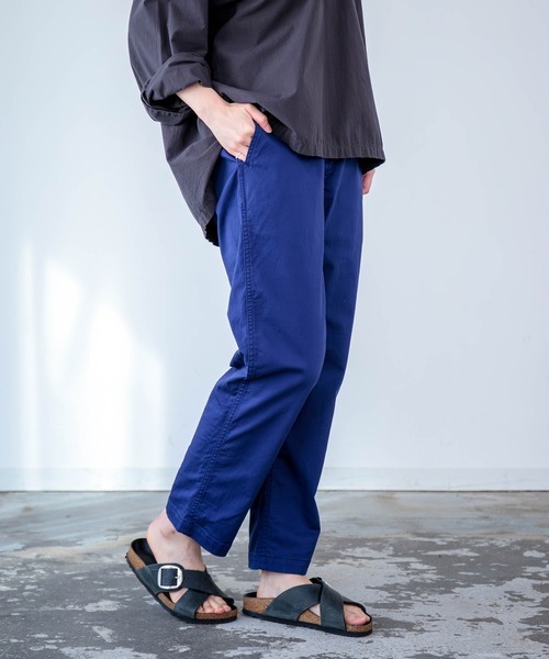 D.M.G.（ドミンゴ）の「[D.M.G / ディーエムジー] チノストレッチ オールデイイージートラウザー（チノパンツ・レディース・ベージュ/アイボリー/マスタード/ブラック/ダークブルー・L/M/S/SS）」の17枚目の写真