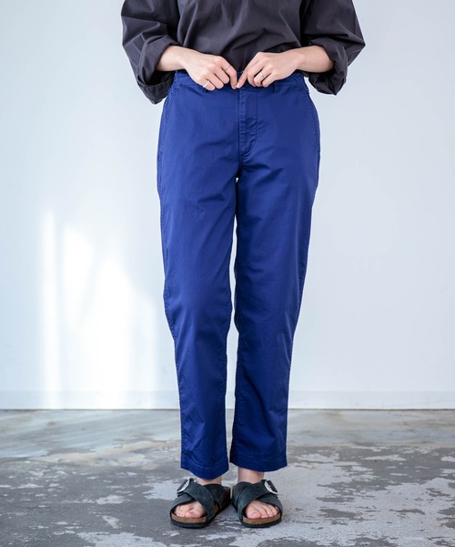 D.M.G.（ドミンゴ）の「[D.M.G / ディーエムジー] チノストレッチ オールデイイージートラウザー（チノパンツ・レディース・ベージュ/アイボリー/マスタード/ブラック/ダークブルー・L/M/S/SS）」の22枚目の写真