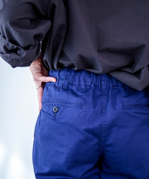 D.M.G.（ドミンゴ）の「[D.M.G / ディーエムジー] チノストレッチ オールデイイージートラウザー（チノパンツ・レディース・ベージュ/アイボリー/マスタード/ブラック/ダークブルー・L/M/S/SS）」の21枚目の写真