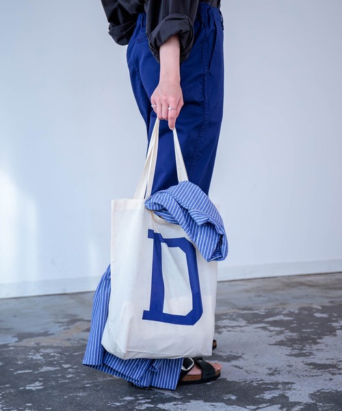 D.M.G.（ドミンゴ）の「[D.M.G / ディーエムジー] チノストレッチ オールデイイージートラウザー（チノパンツ・レディース・ベージュ/アイボリー/マスタード/ブラック/ダークブルー・L/M/S/SS）」の6枚目の写真