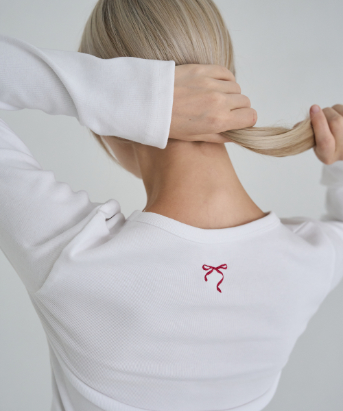 5OML(オーオーエムエル)の「スリムバックリボンロングスリーブ(ホワイト)(Tシャツ/カットソー・レディース・ホワイト・MEDIUM/LARGE)」の4枚目の写真