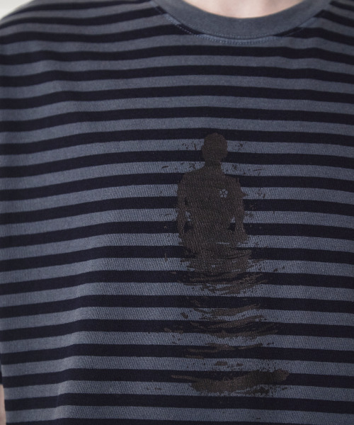 UNALLOYED（アナロイド）の「ピグメントストライプTシャツ / チャコール（Tシャツ/カットソー・メンズ・その他・SMALL/MEDIUM/LARGE）」の4枚目の写真