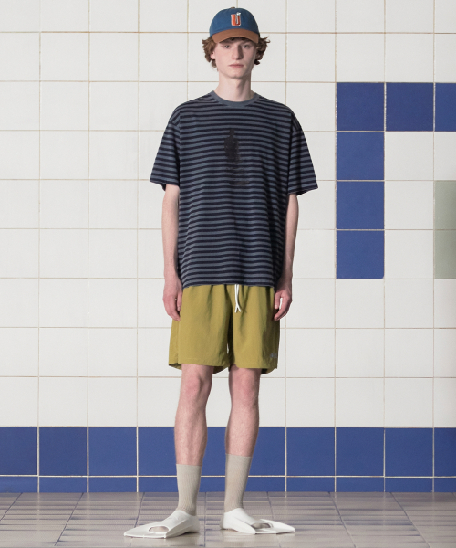 UNALLOYED（アナロイド）の「ピグメントストライプTシャツ / チャコール（Tシャツ/カットソー・メンズ・その他・SMALL/MEDIUM/LARGE）」の6枚目の写真