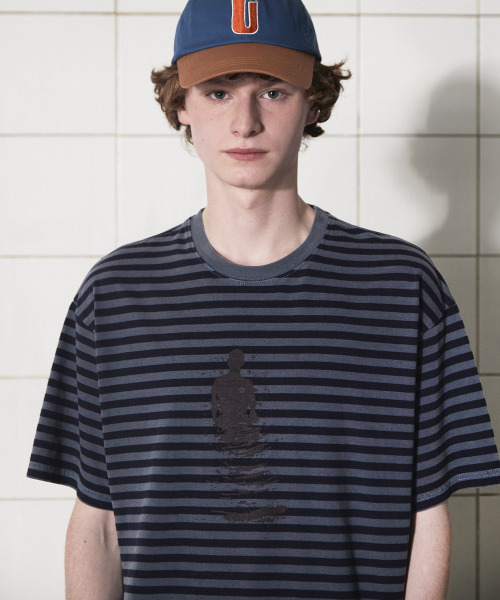 UNALLOYED（アナロイド）の「ピグメントストライプTシャツ / チャコール（Tシャツ/カットソー・メンズ・その他・SMALL/MEDIUM/LARGE）」の8枚目の写真