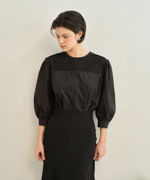 MAYVERU(メイバーユー)の「Nor Pintuck Blouse _ Black(シャツ/ブラウス・レディース・ブラック・FREE)」の2枚目の写真