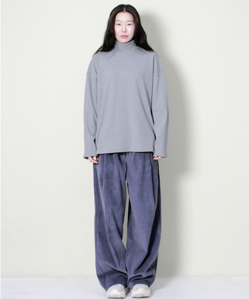 DEMARC(ドゥマーク)の「ワイドフィットコーデュロイワンタックバンディングパンツグレーシーブルー(その他パンツ・レディース・その他・MEDIUM/LARGE)」の2枚目の写真
